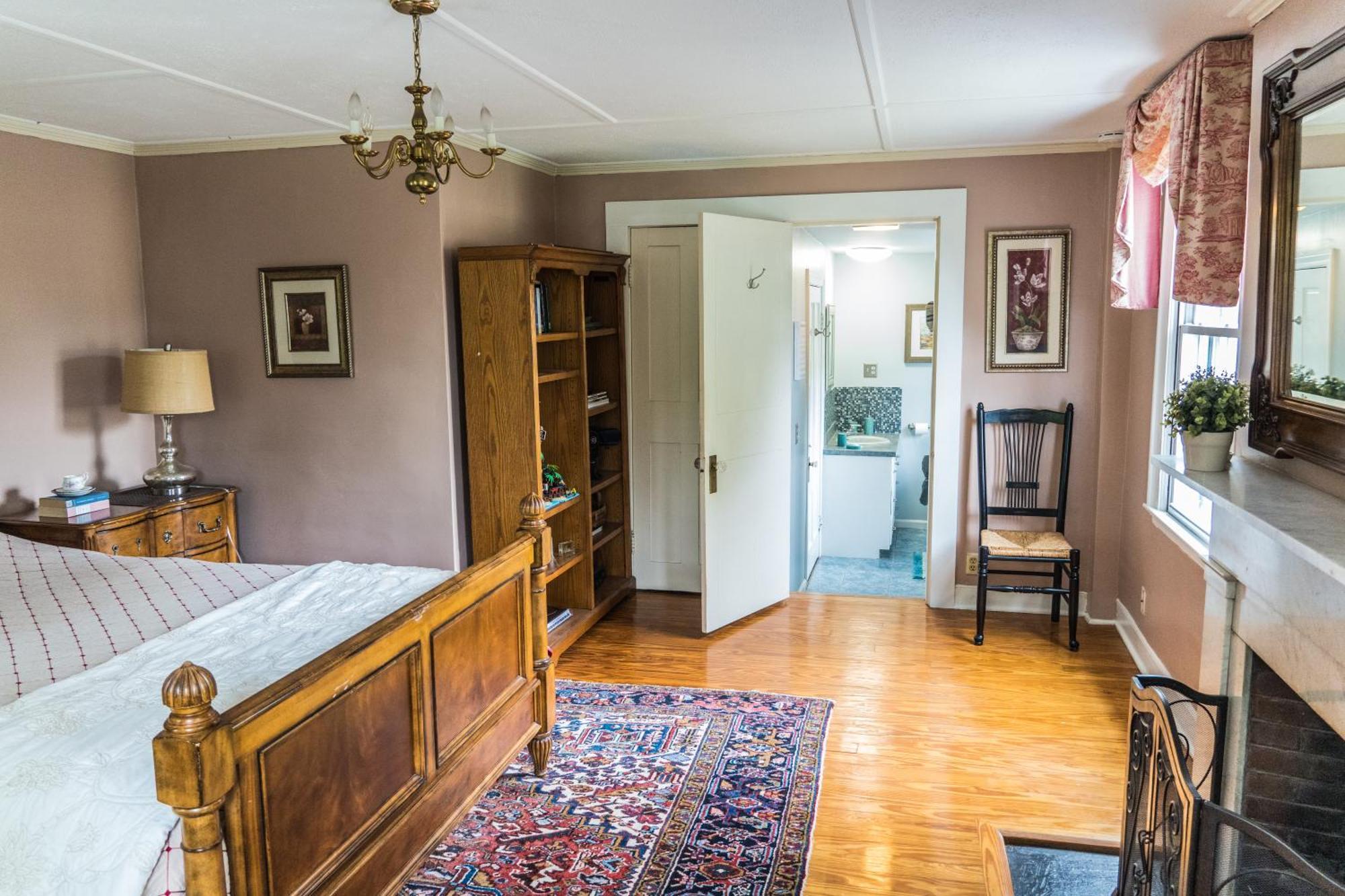 Antique1242 British Bed & Breakfast Енфілд Екстер'єр фото